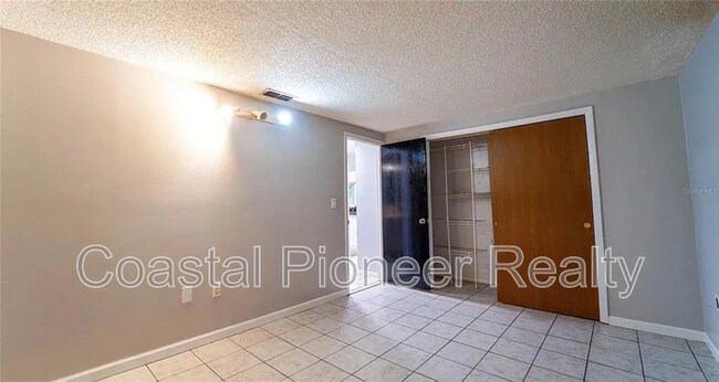 Building Photo - 7713 Heather St