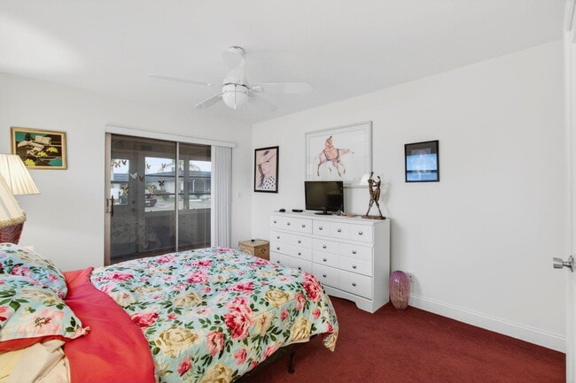 Building Photo - 213 Waterford Cresent