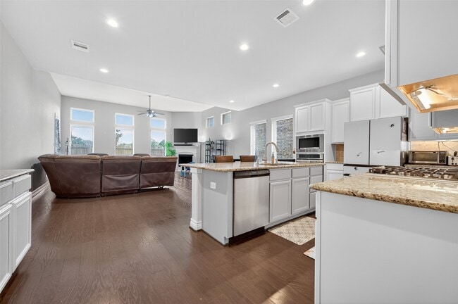 Building Photo - 4947 Thunder Creek Ln