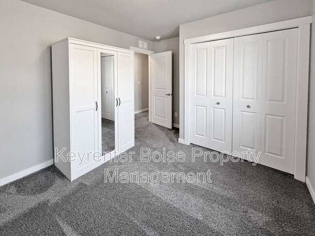 Building Photo - 4072 E Blueberry St