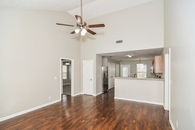 Building Photo - 3048 Roscommon Dr