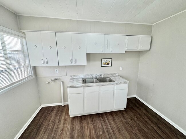 Building Photo - 4093 Barron Ave