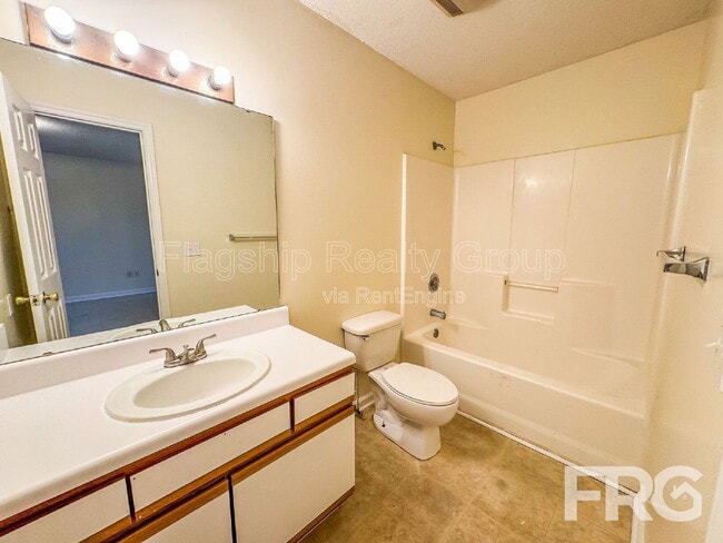 Building Photo - 3313 Parkway Ct