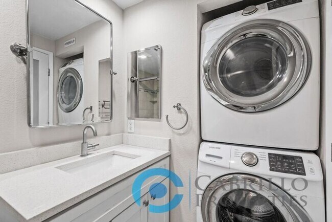 Building Photo - 2236 River Run Dr