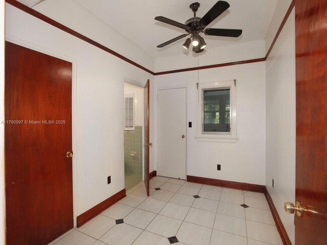 Building Photo - 339 NE 96th St