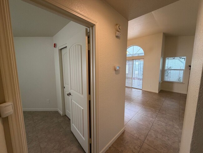 Building Photo - Beautiful Updated Home