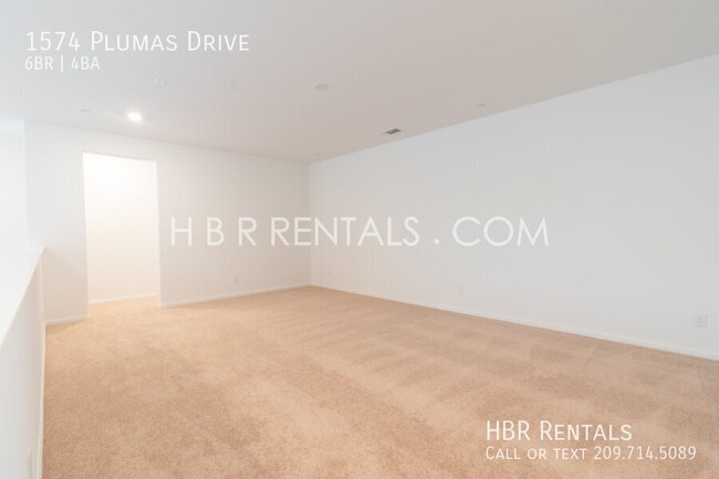 Building Photo - 1574 Plumas Dr