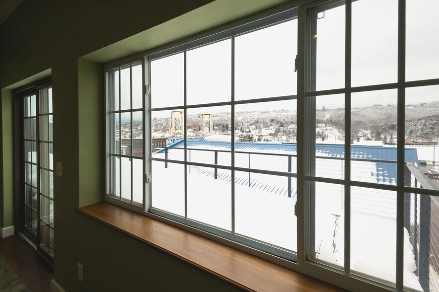 Building Photo - 208 E Montezuma Ave