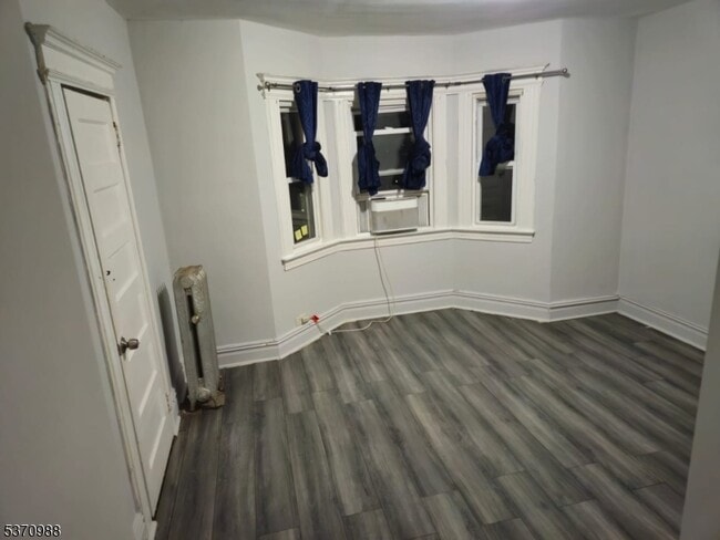 Building Photo - 467 Park Ave