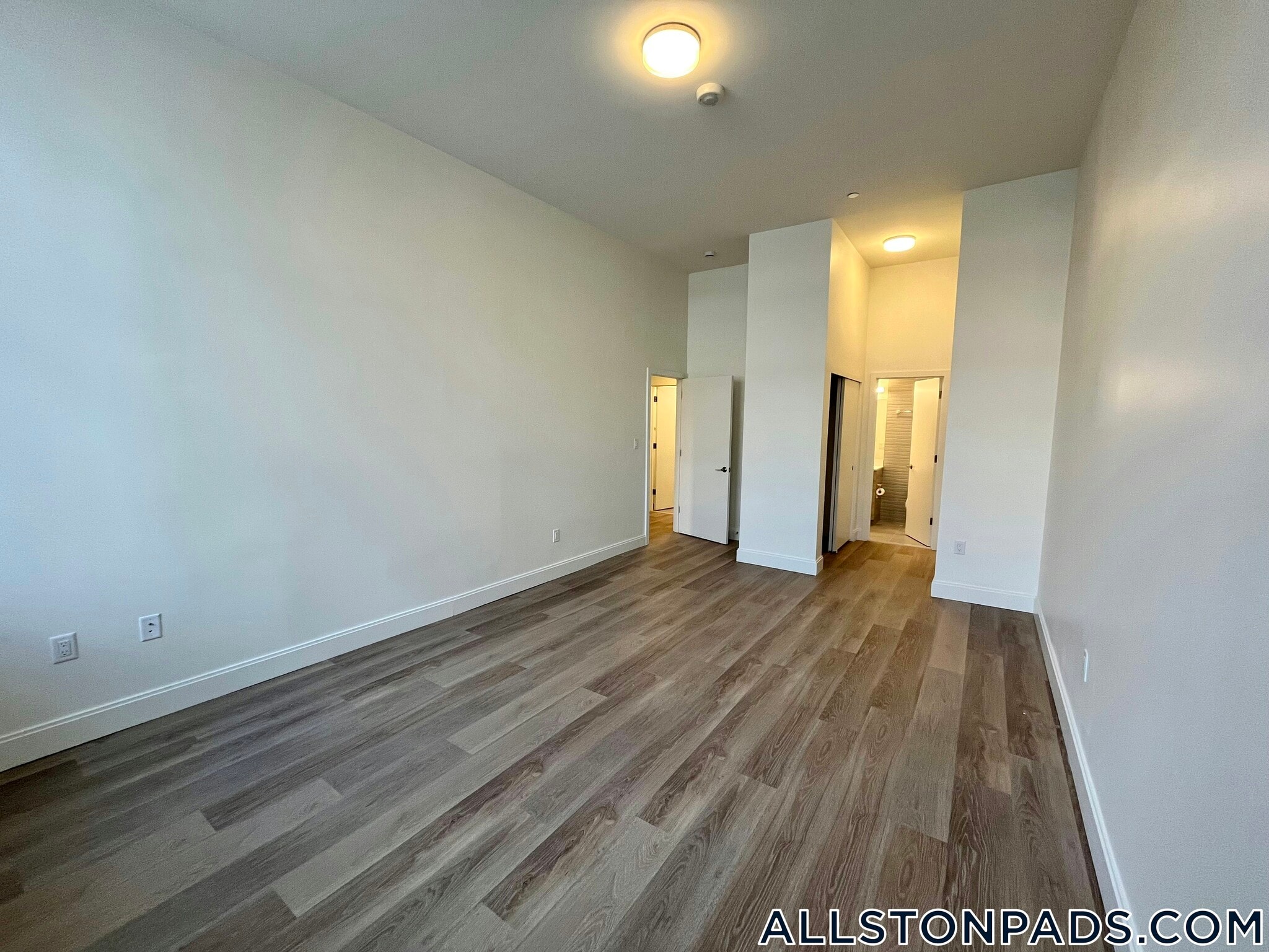 Building Photo - 1079 Commonwealth Ave