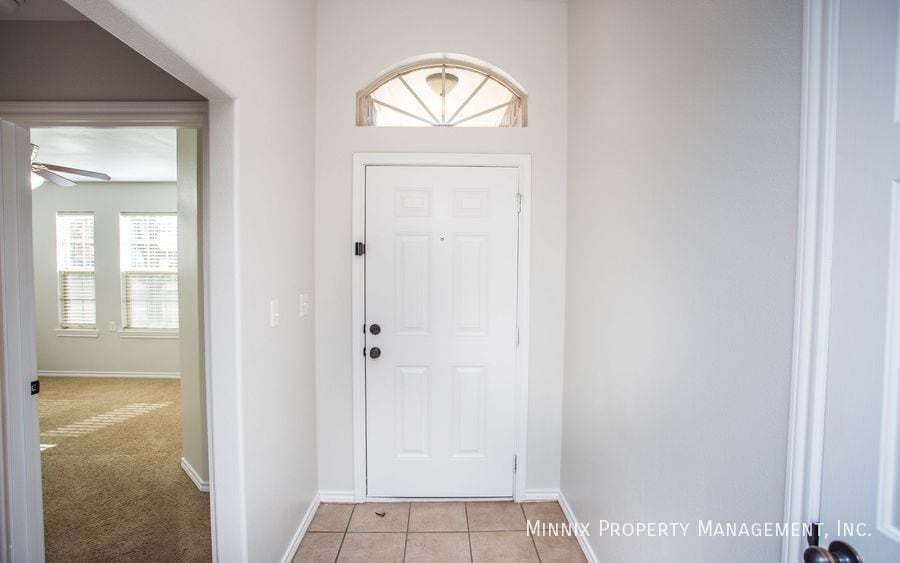 Building Photo - 2214 100th St