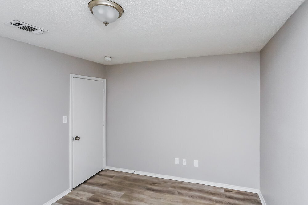 Building Photo - 2508 Helen Ln