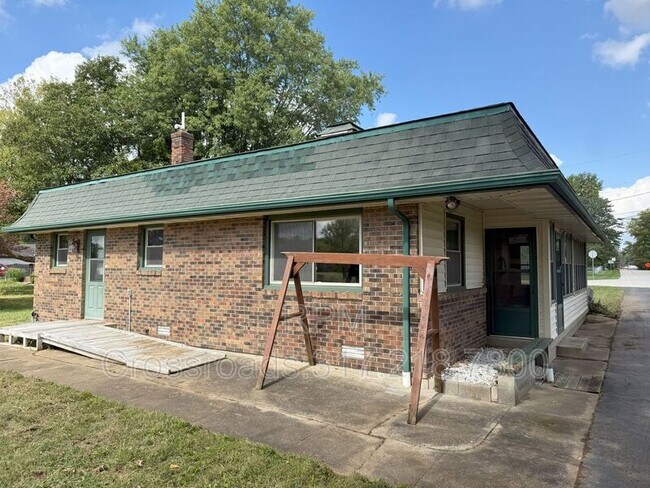 Building Photo - 5751 Broyles Rd