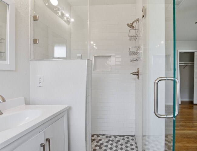 Building Photo - 4929 Libbey Dr