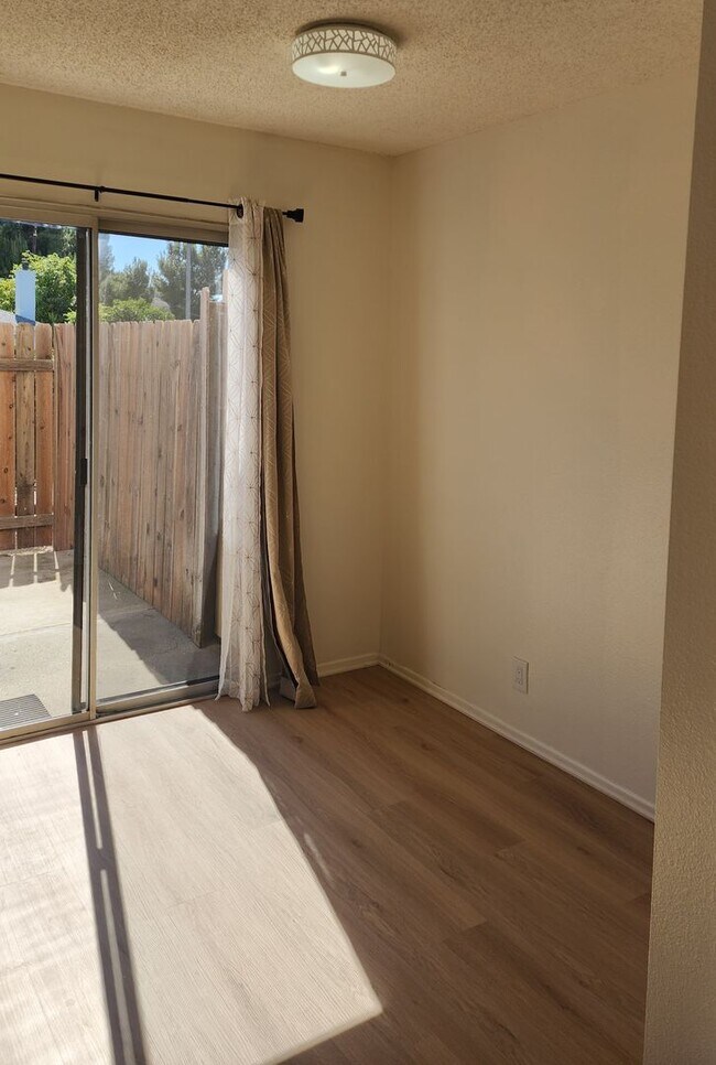 Building Photo - 147 Sespe Ave
