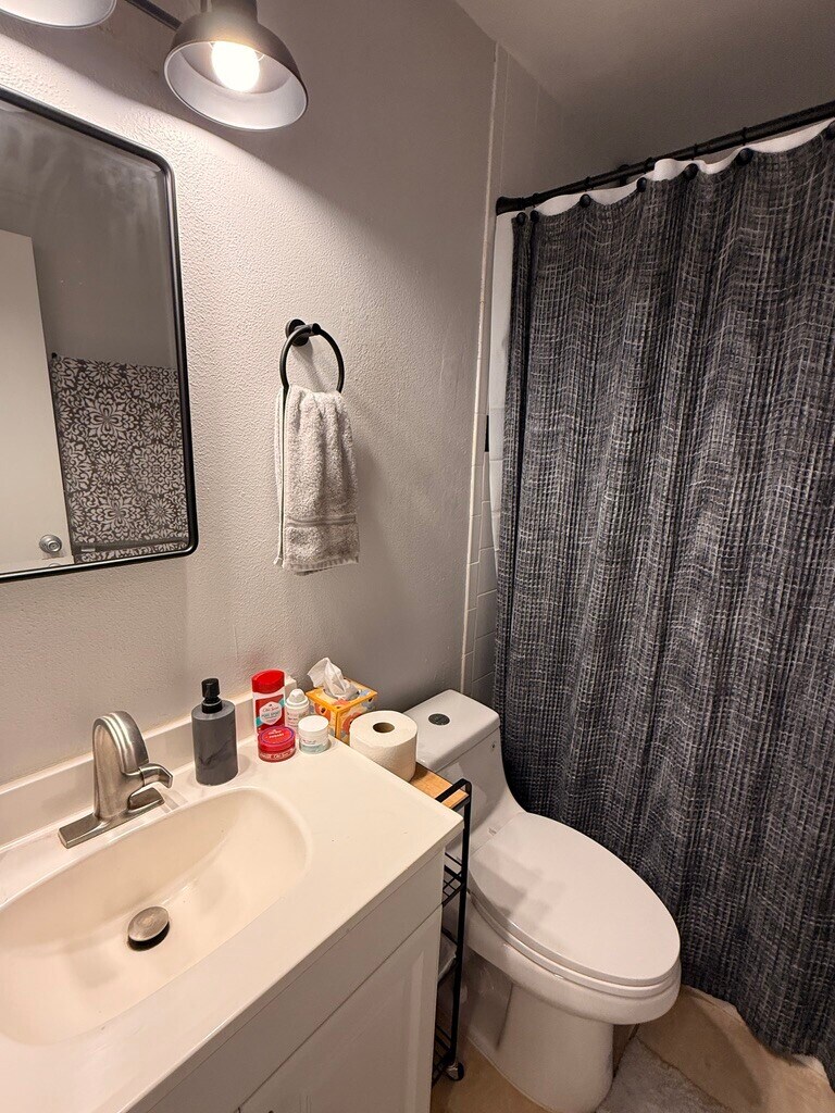 Building Photo - 40 Sheoah Blvd