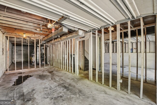 Building Photo - 5659 Whispering Pines Rd