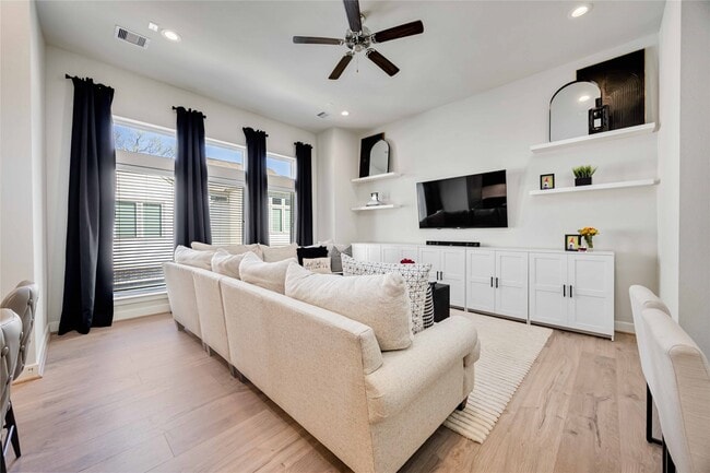 Building Photo - 108 Knightsbridge Park Ln