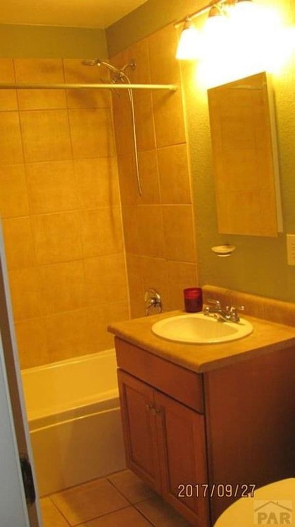 Building Photo - ALL PROSPECTIVE TENANTS MUST SUBMIT A $58 ...