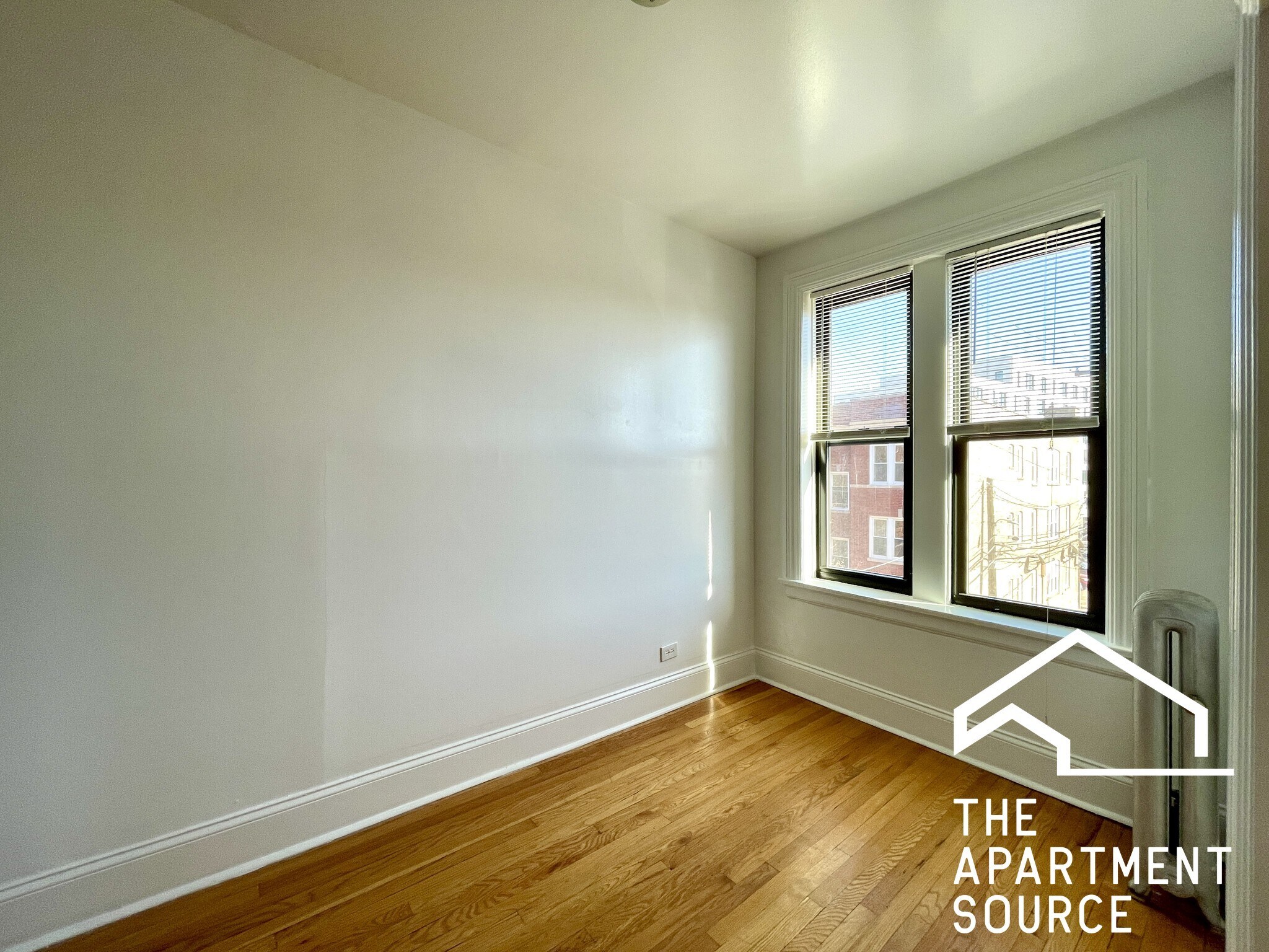 Building Photo - 2714 N Sawyer Ave