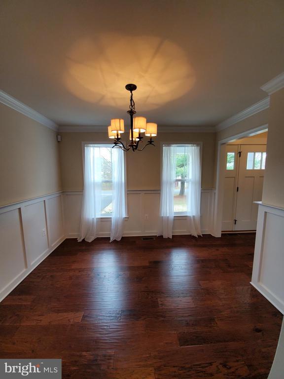 Building Photo - 10510 Woodland Dr