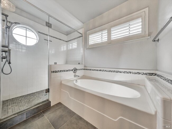 Building Photo - 128 Baypoint Dr