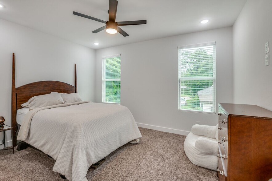 Building Photo - 2325 Budd St