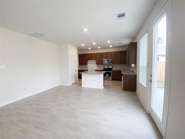 Building Photo - 6634 Elks Trace