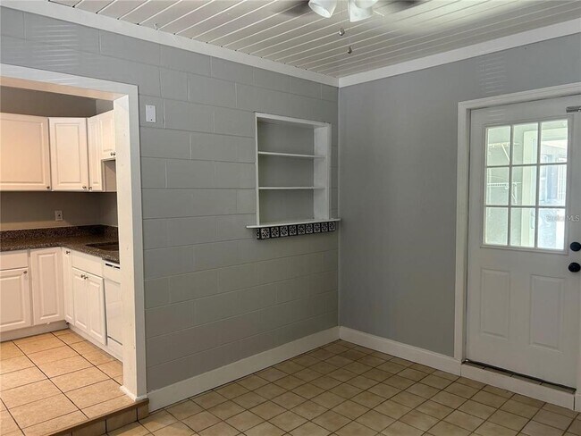 Building Photo - 232 Beverly Blvd