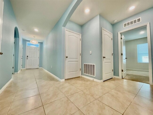 Building Photo - Harmony Rental