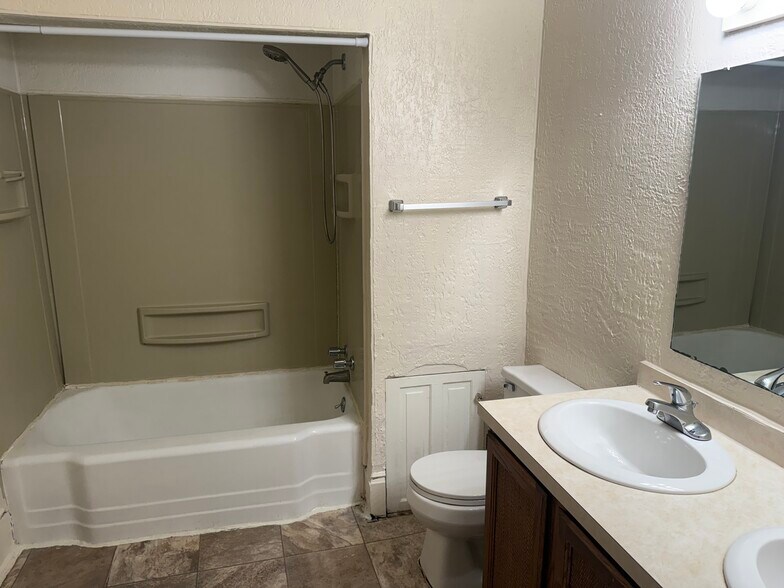 Bathroom - 337 W 6th St