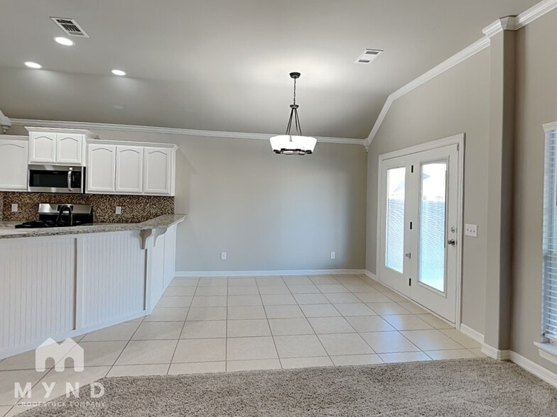 Building Photo - 3312 E Gillette St