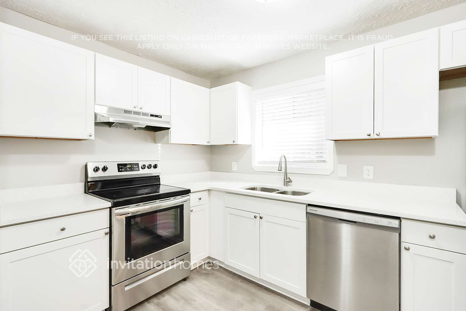Building Photo - 5779 Simone Dr