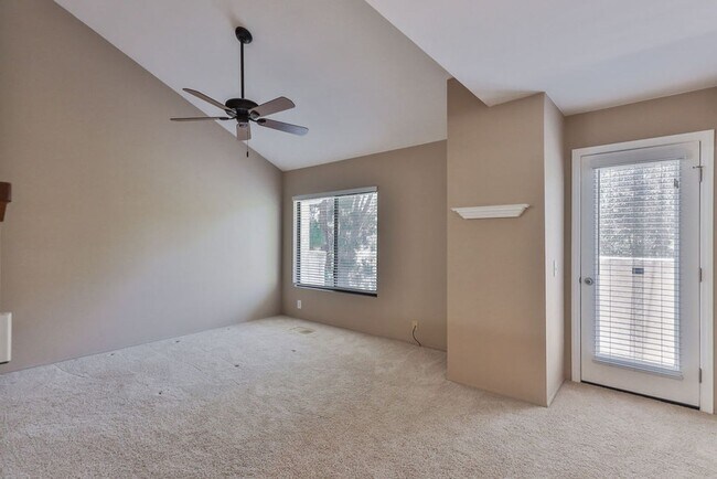 Building Photo - La Jolla Townhome with Garage & Private Deck