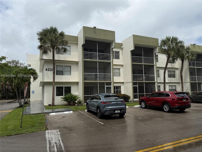 Building Photo - 4235 N University Dr