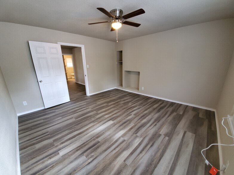 Bedroom - 133 Claremont Ave