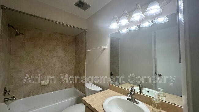 Building Photo - 1532 N Carolwood Blvd