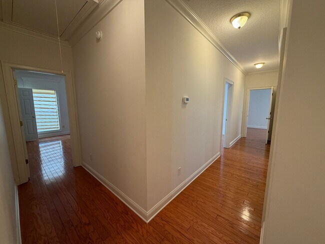 Building Photo - 105 Serenity Ln