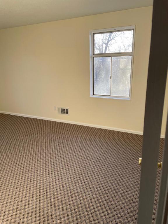 Building Photo - 151 Chesternut St.