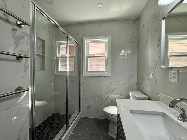 Building Photo - 48 79th Ave