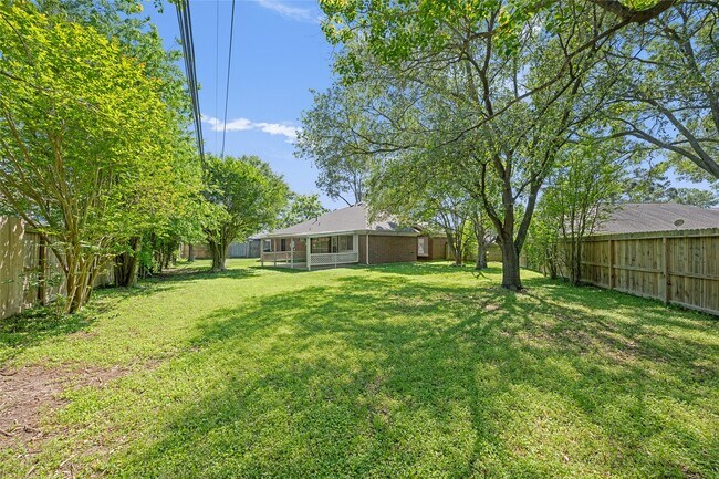 Building Photo - 17402 Eastwood Cir