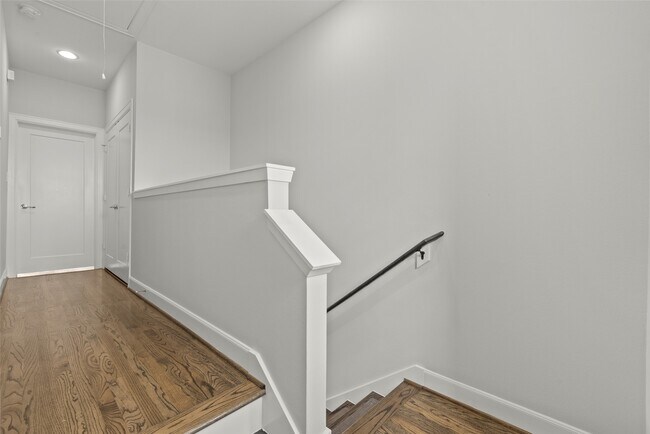 Building Photo - 6315 Timbergrove Gardens Ln