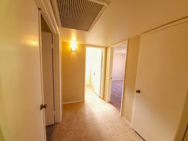 Building Photo - HOME IN ACTIVE ADULT COMMUNITY!!!