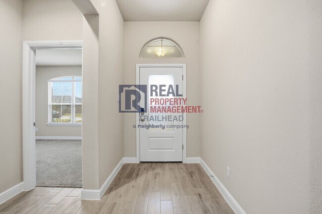 Building Photo - Well-Designed 4 Bedroom Single-Story