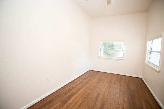 Building Photo - 5415 Palmer St