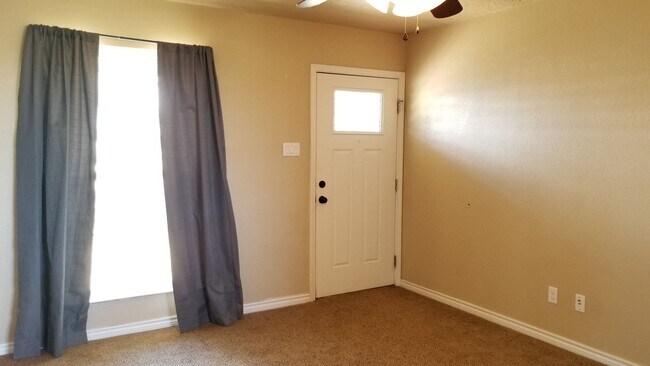 Building Photo - 117 Lockwood Dr