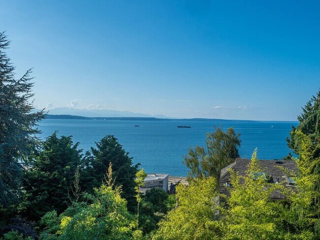 Building Photo - Breathtaking Elliott Bay Views & Sunset Serenity—Steps to Alki Beach!