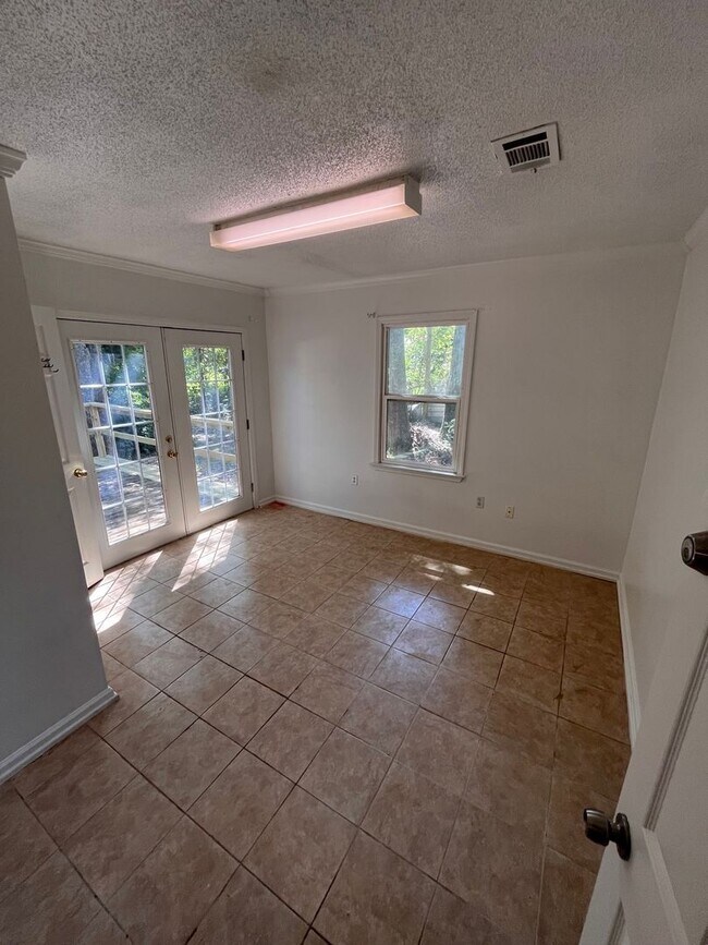 Building Photo - 3216 Milstead Rd