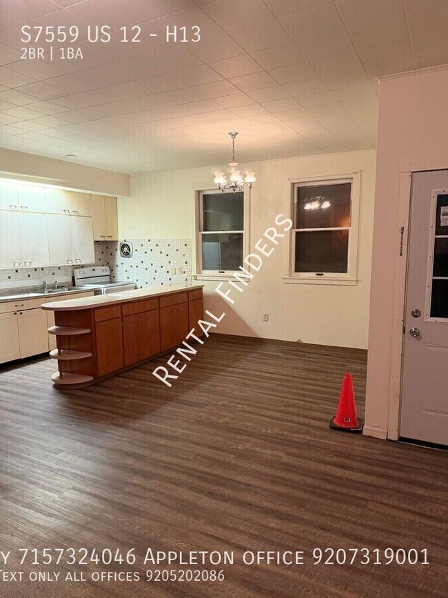 Building Photo - S7559 US-12