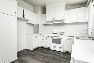 Building Photo - 4760 Kester Ave